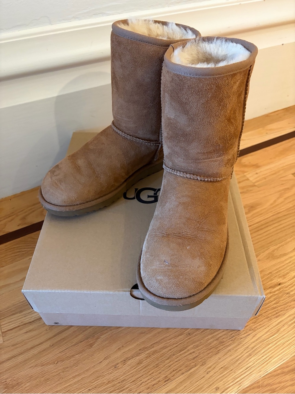 UGG Classic Short Suede Shearling Boots in Chestnut Brown